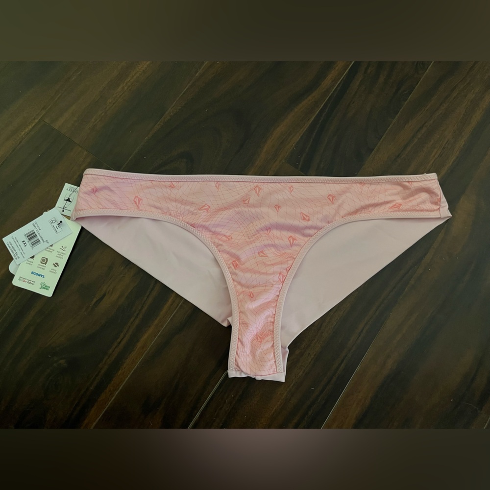 Volcom and Roxy swim bundle. - Picture 5 of 7